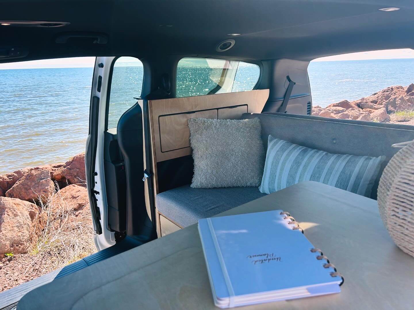 Kits de Conversion pour Minivans - Transformez Votre Van en Espace de