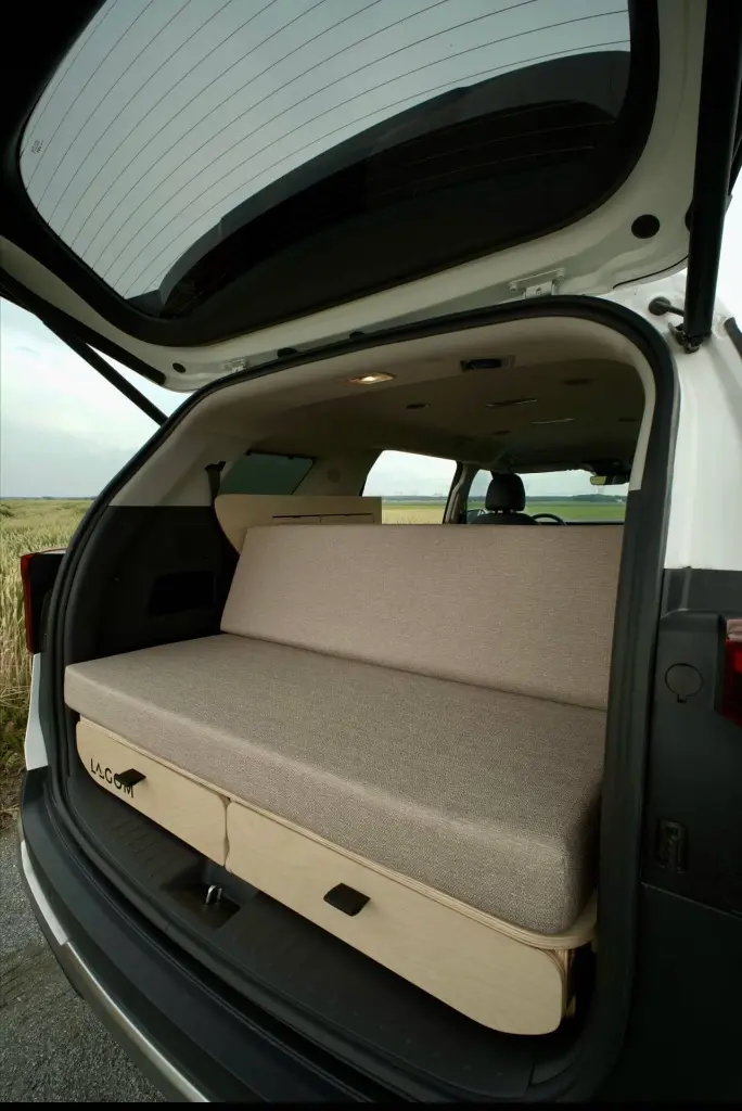 Lya sofa campeur lagom conversion.webp